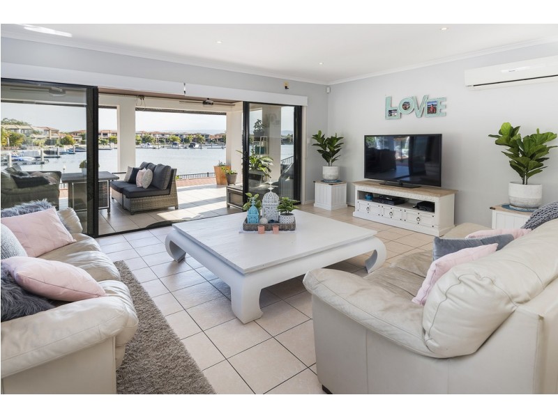 4 Sabrina Avenue, Helensvale QLD 4212