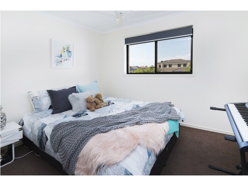 4 Sabrina Avenue, Helensvale QLD 4212
