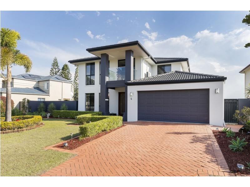 4 Sabrina Avenue, Helensvale QLD 4212