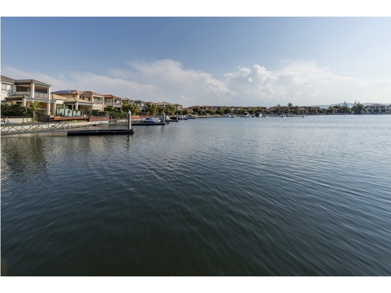 4 Sabrina Avenue, Helensvale QLD 4212