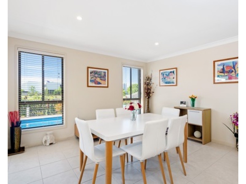 2 Halyard Crescent, Hope Island QLD 4212