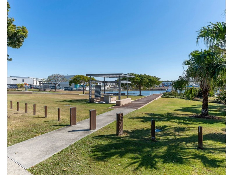 2 Halyard Crescent, Hope Island QLD 4212