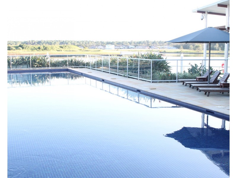 2 Halyard Crescent, Hope Island QLD 4212