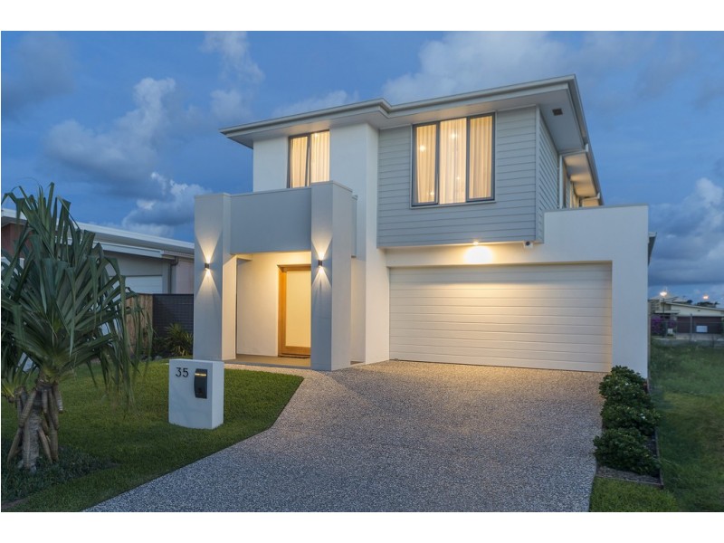 35 North Quay Circuit, Hope Island QLD 4212