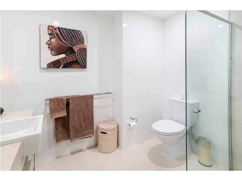 1707/1 Rialto Quay Dr, Hope Island QLD 4212