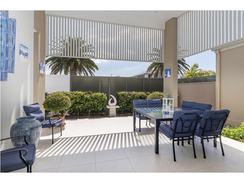 3/11 Grant Avenue, Hope Island QLD 4212