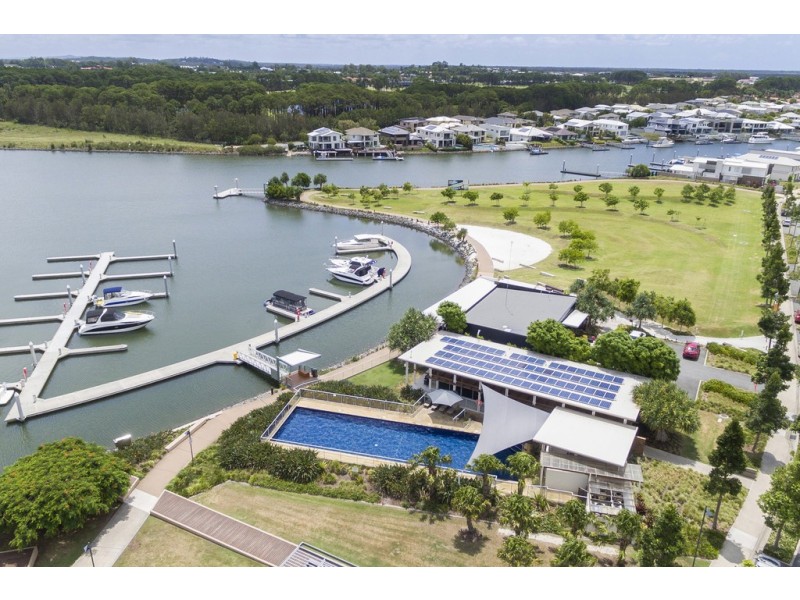 76 North Quay Circuit, Hope Island QLD 4212