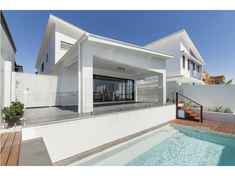 76 North Quay Circuit, Hope Island QLD 4212