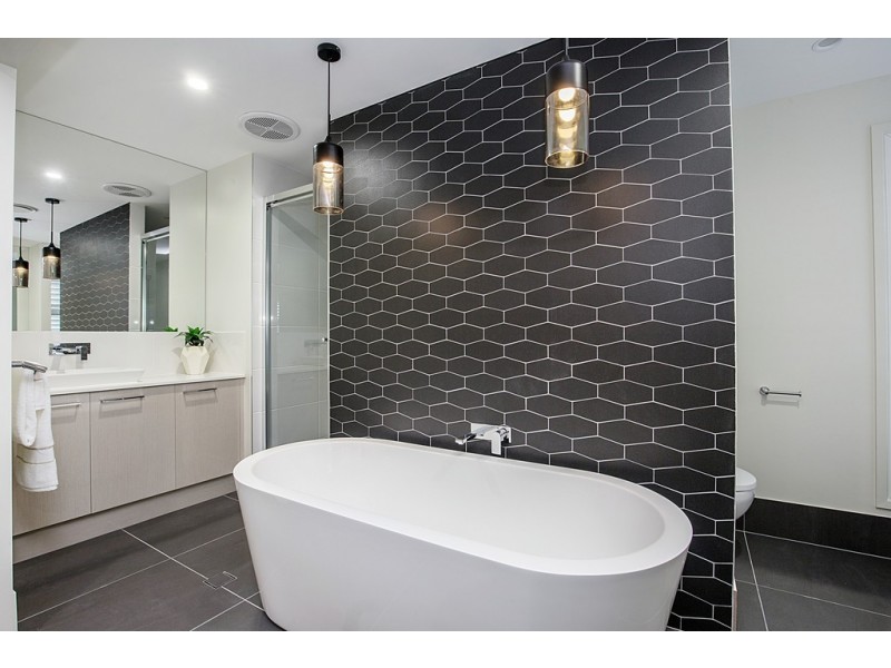 76 North Quay Circuit, Hope Island QLD 4212