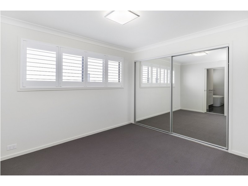 76 North Quay Circuit, Hope Island QLD 4212