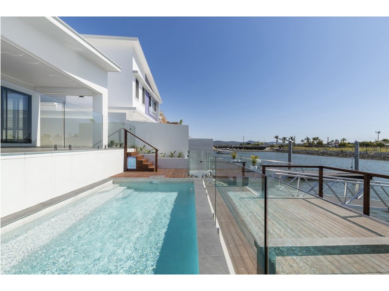 76 North Quay Circuit, Hope Island QLD 4212
