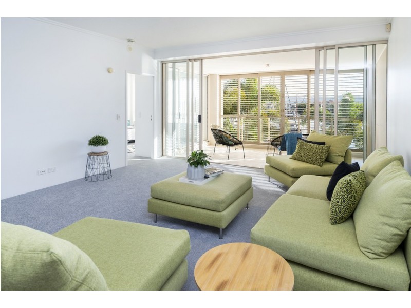 1796/1 Rialto Quay Drive, Hope Island QLD 4212
