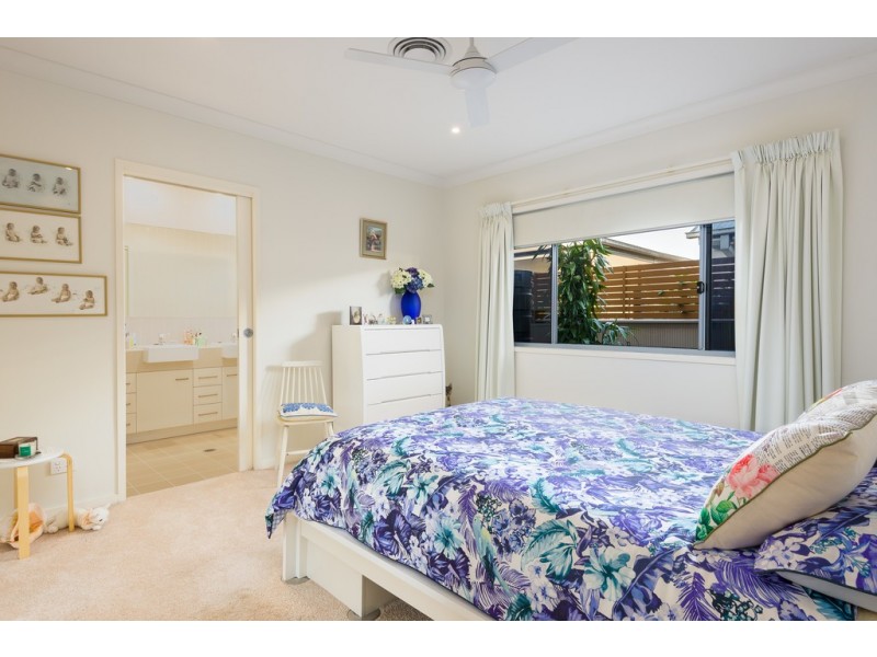 52/1 Halcyon Way, Hope Island QLD 4212