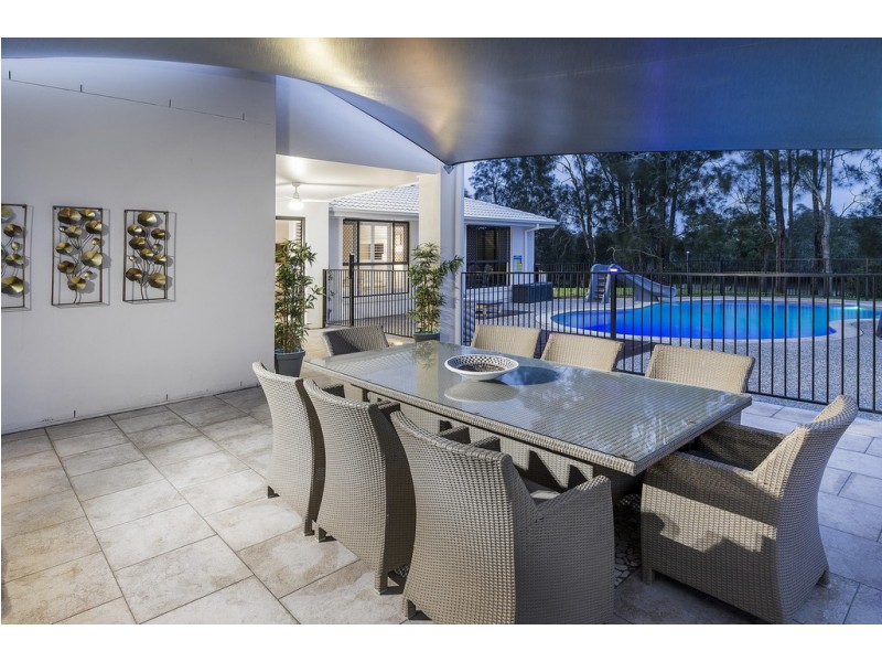 12 Waterside Esplanade, Helensvale QLD 4212