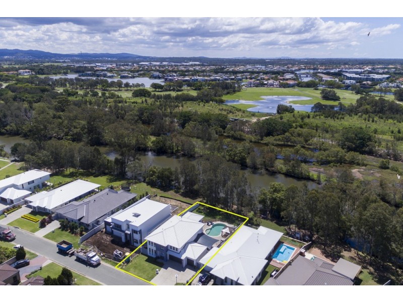 12 Waterside Esplanade, Helensvale QLD 4212