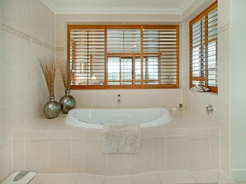 2344 Cressbrook Drive, Hope Island QLD 4212