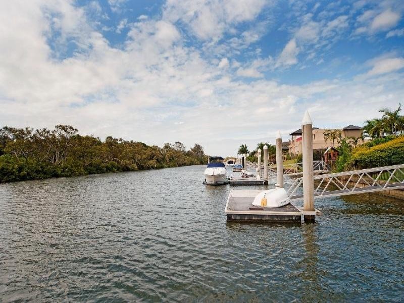 2344 Cressbrook Drive, Hope Island QLD 4212