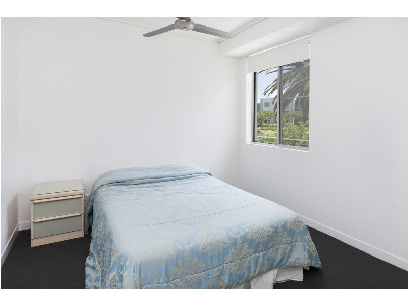 716/64-68 Sickle Avenue, Hope Island QLD 4212