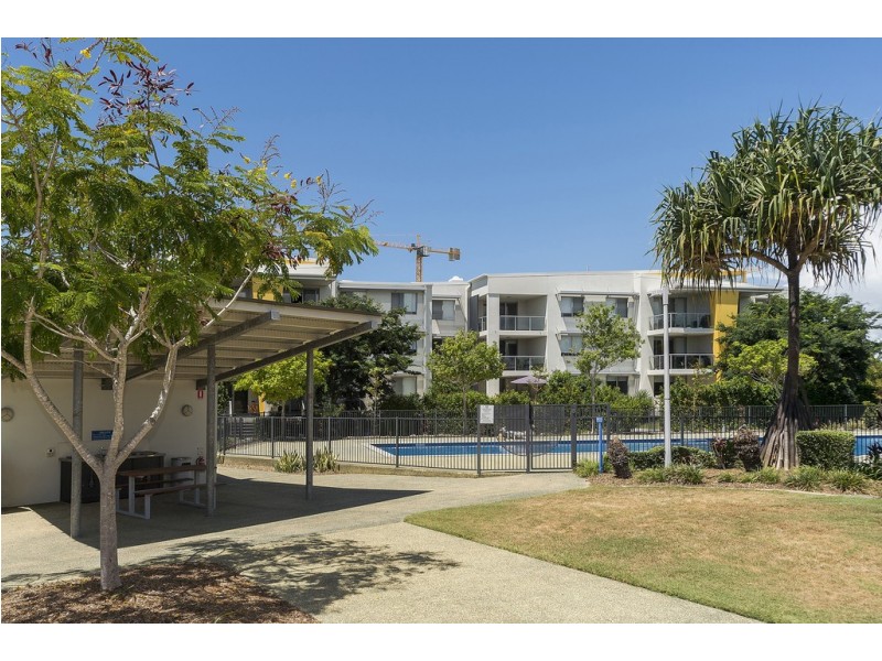 716/64-68 Sickle Avenue, Hope Island QLD 4212