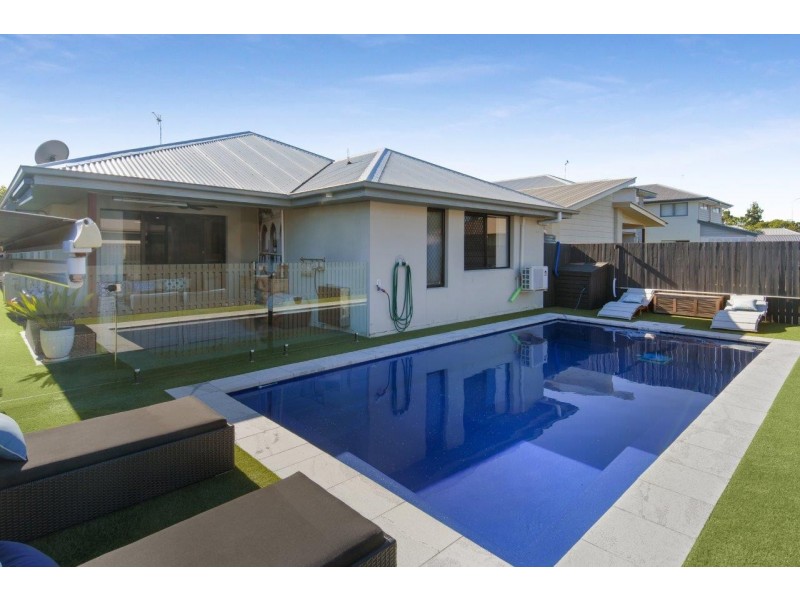 7 Leeside Place, Hope Island QLD 4212