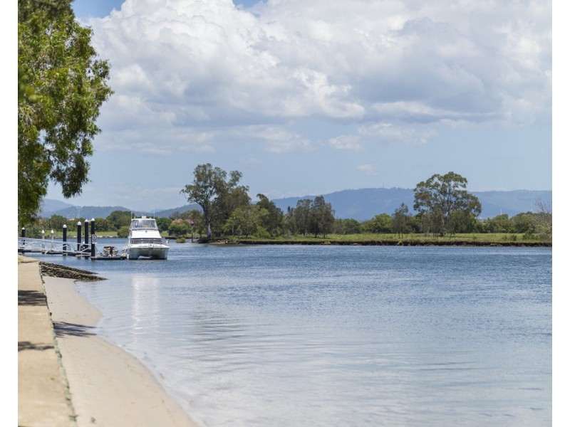 62/60 Caseys Road, Hope Island QLD 4212
