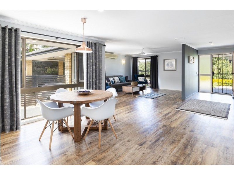 15 Latrobe Avenue, Helensvale QLD 4212