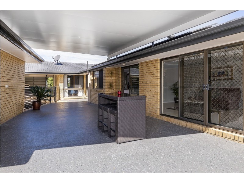 15 Latrobe Avenue, Helensvale QLD 4212