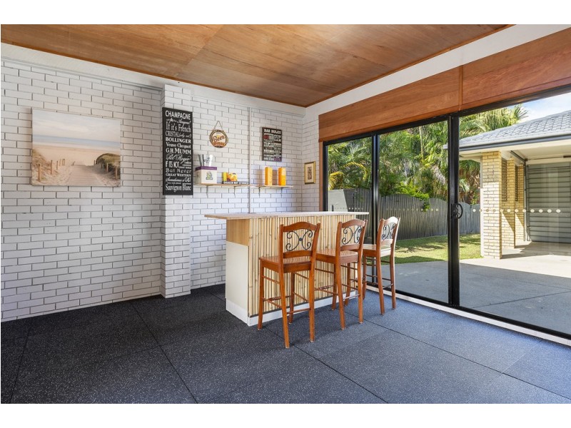 15 Latrobe Avenue, Helensvale QLD 4212