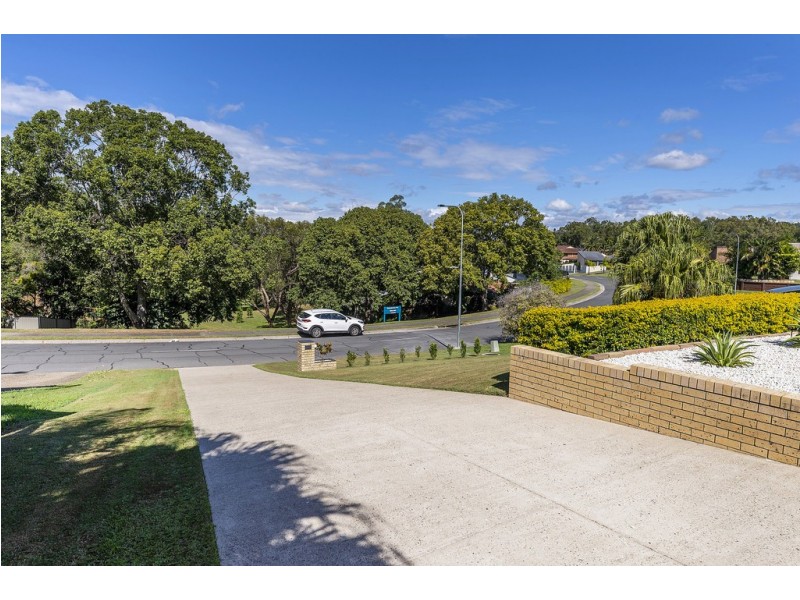 15 Latrobe Avenue, Helensvale QLD 4212