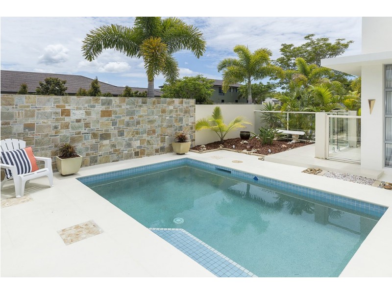 2825 Gracemere Circuit East, Hope Island QLD 4212