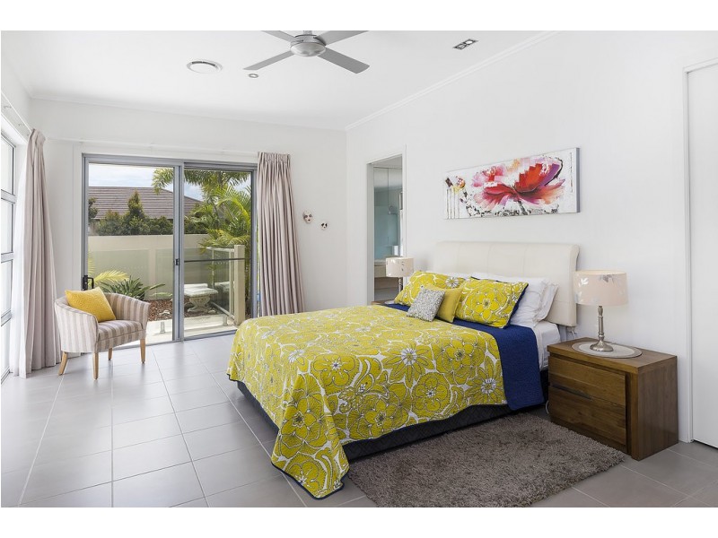 2825 Gracemere Circuit East, Hope Island QLD 4212
