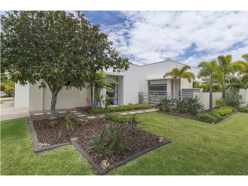2825 Gracemere Circuit East, Hope Island QLD 4212