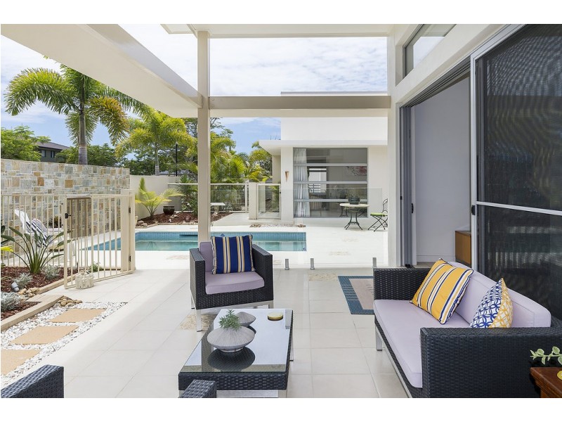 2825 Gracemere Circuit East, Hope Island QLD 4212