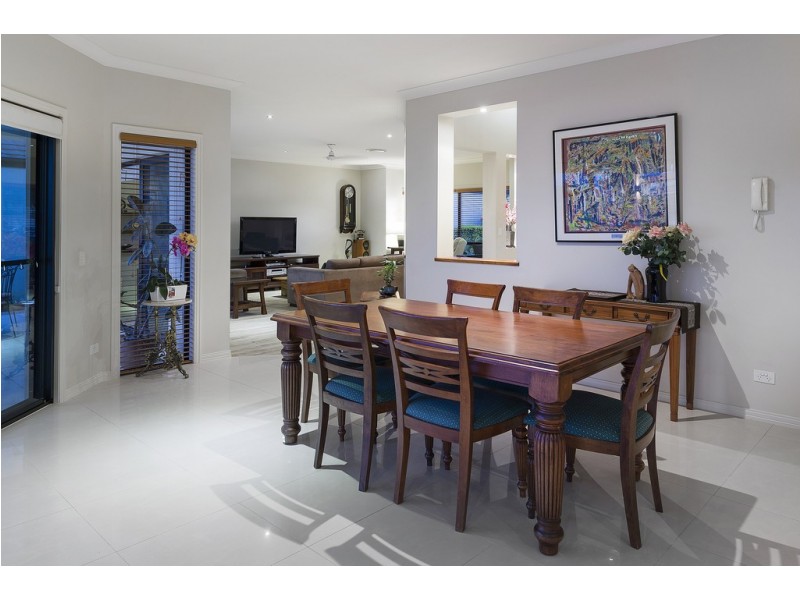 25 Sabrina Avenue, Helensvale QLD 4212