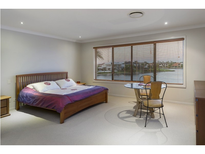 25 Sabrina Avenue, Helensvale QLD 4212