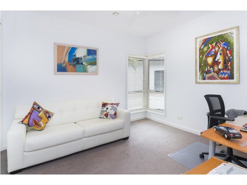 6054 Garda Avenue, Hope Island QLD 4212