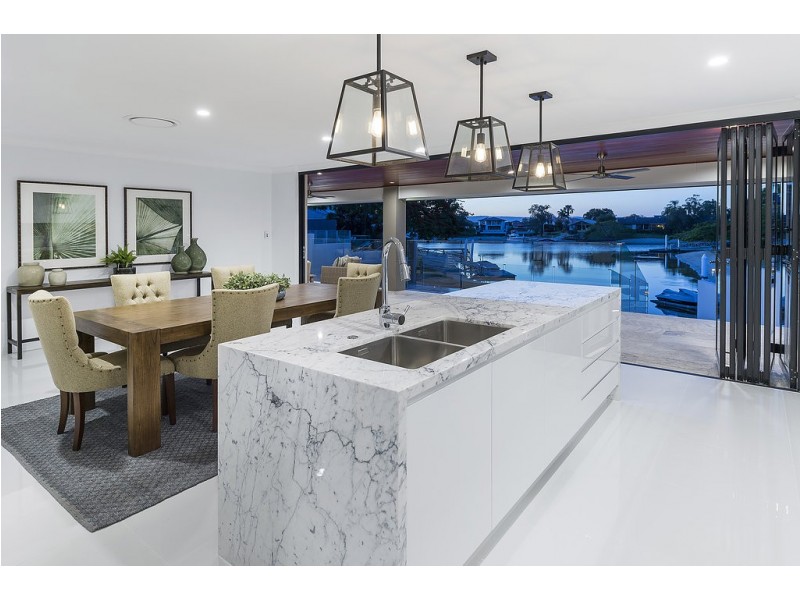 2 Nootka Court, Broadbeach Waters QLD 4218