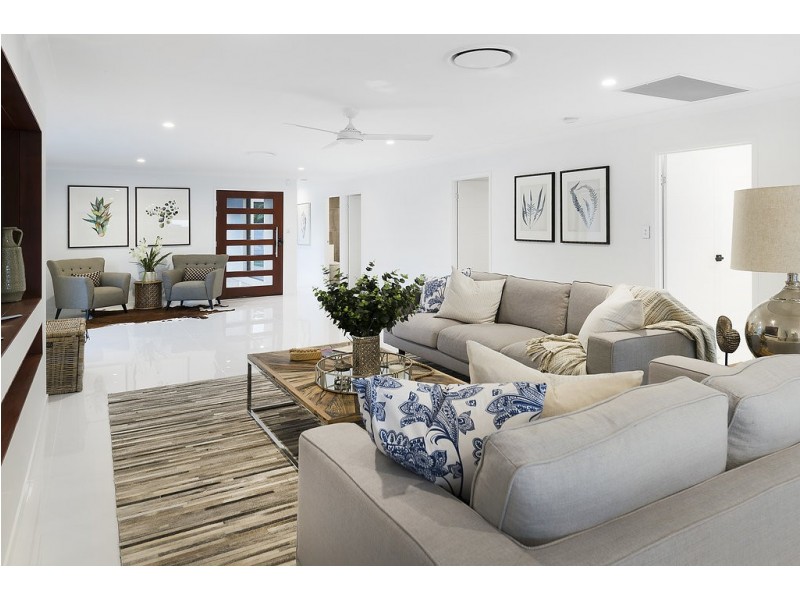 2 Nootka Court, Broadbeach Waters QLD 4218