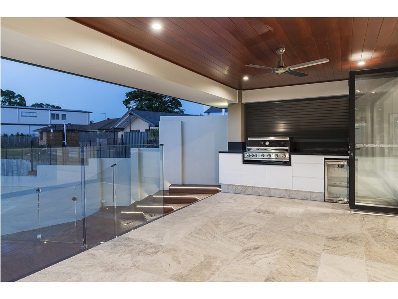 2 Nootka Court, Broadbeach Waters QLD 4218