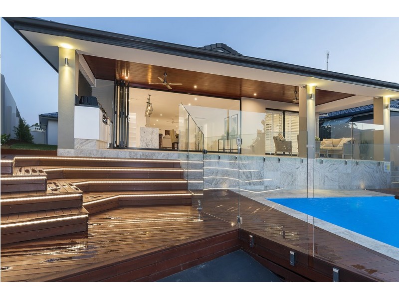 2 Nootka Court, Broadbeach Waters QLD 4218