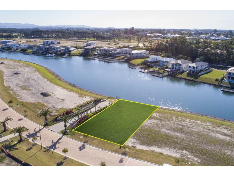 8831 The Point Circuit, Sanctuary Cove QLD 4212