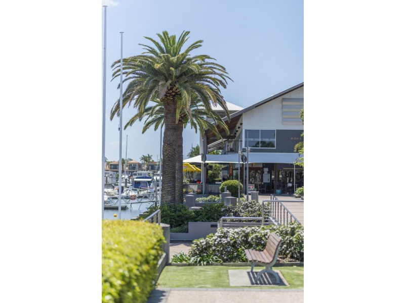 42/60 Caseys Road, Hope Island QLD 4212