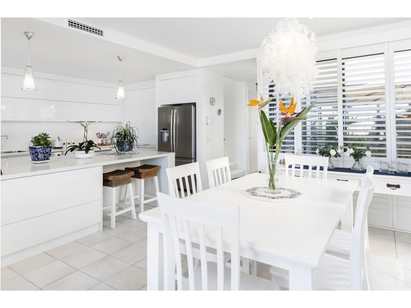 1511 Rosebank Way, Hope Island QLD 4212