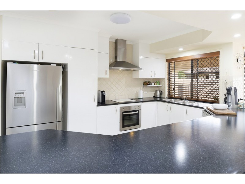 17 Dallow Crescent, Helensvale QLD 4212