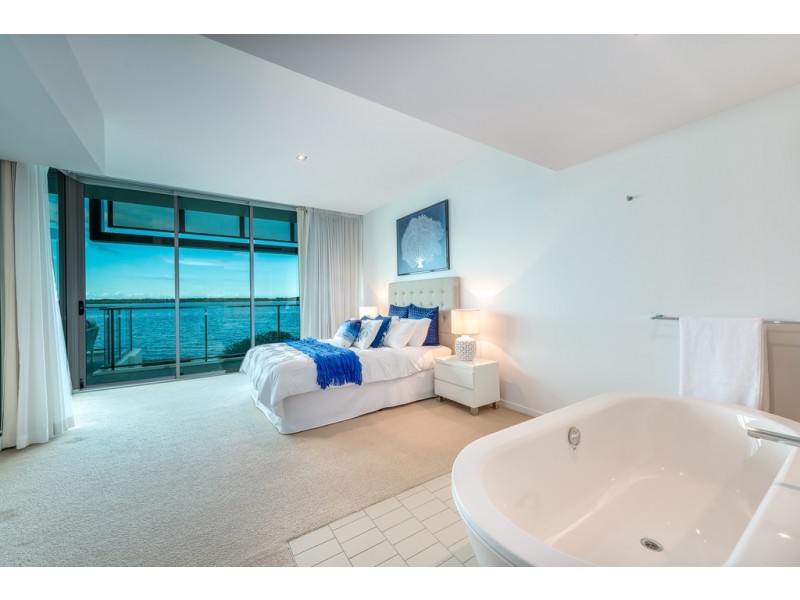 26105/2 Ephraim Island, Paradise Point QLD 4216