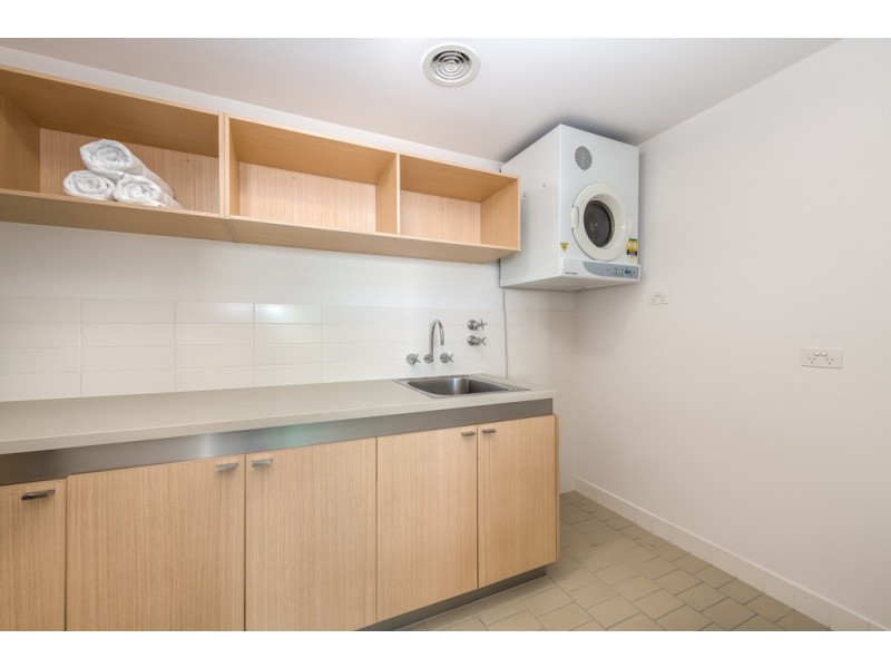 26105/2 Ephraim Island, Paradise Point QLD 4216