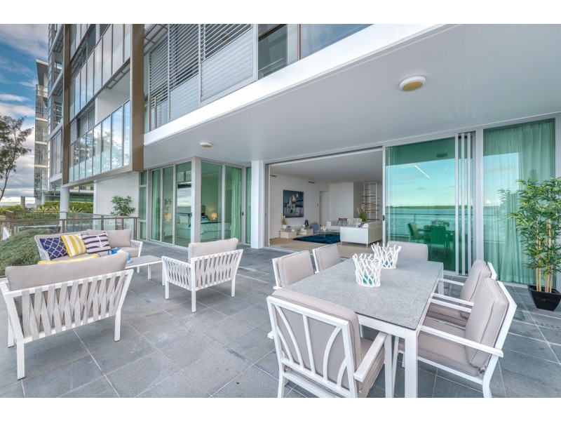 26105/2 Ephraim Island, Paradise Point QLD 4216