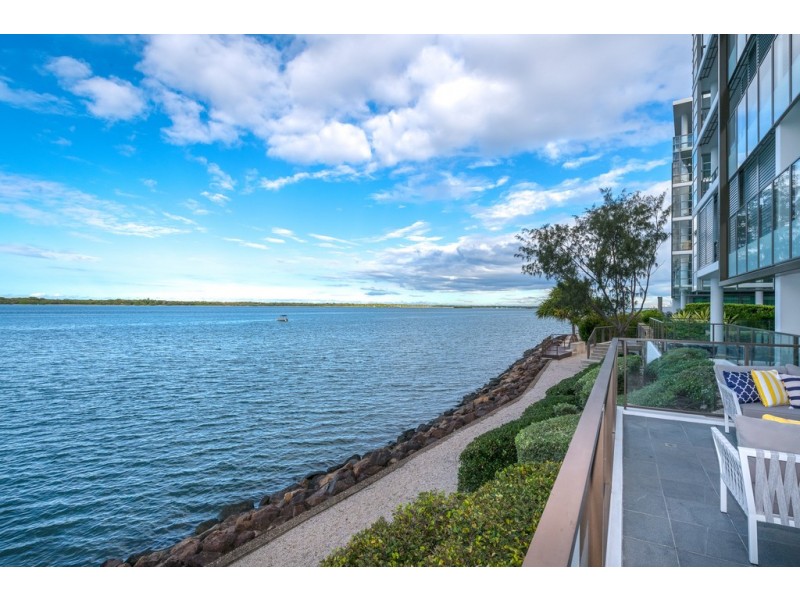 26105/2 Ephraim Island, Paradise Point QLD 4216