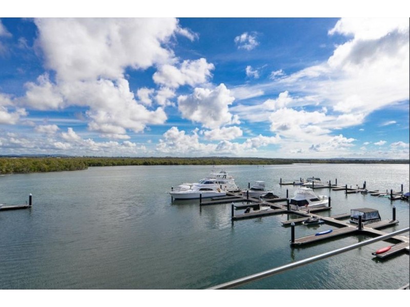 Villa 10 Salacia Drive, Paradise Point QLD 4216