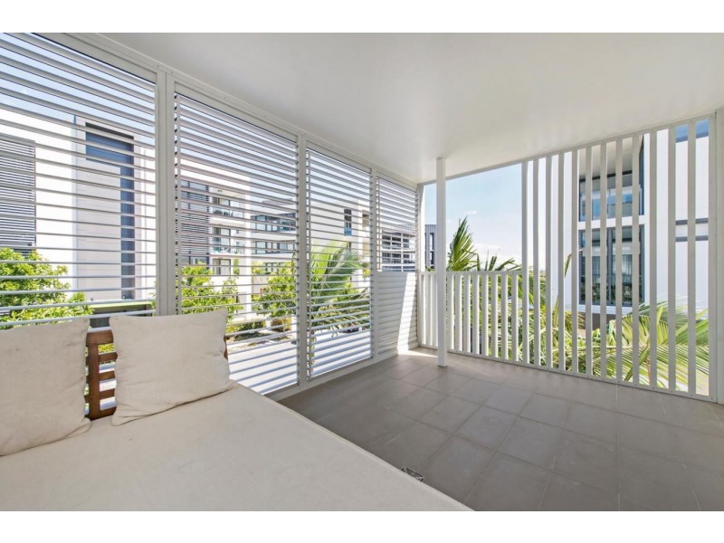Villa 10 Salacia Drive, Paradise Point QLD 4216
